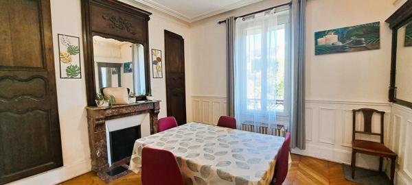 Maison de ville, 173 m², 9 pièces avec jardin, garage et dépendance