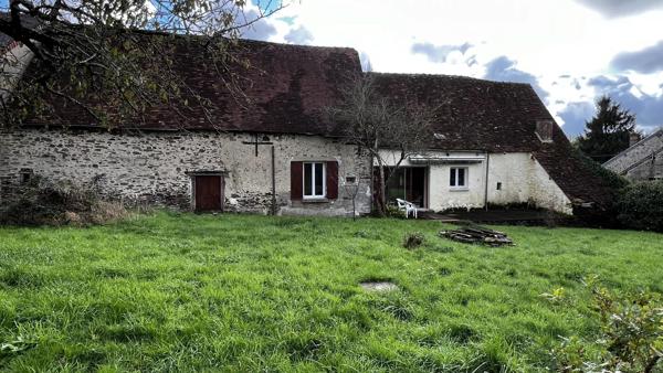 Grande maison avec grange attenante à moderniser/rénover comme maison ou agrandir la maison principale.