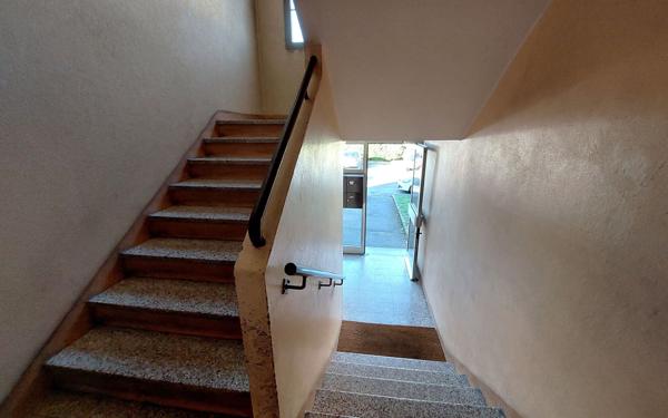 Appartement à vendre    3 pièces • 51 m2 Vénissieux