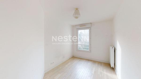 APPARTEMENT 4 PIECES 77.58 m2 +  TERRASSE + 2 PARKINGS - CALME - LUMINEUX - PROCHE T10 et COMMERCES