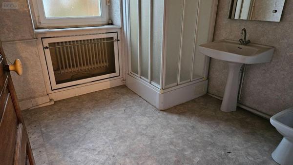 Maison de ville à vendre à Guécélard dans la Sarthe (72230), ref : HB-1685