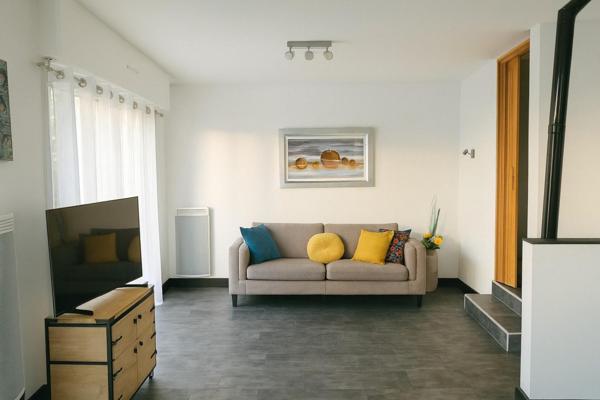 MAISON DE VILLE - GUIDEL -  6 PIECES - 123 M²