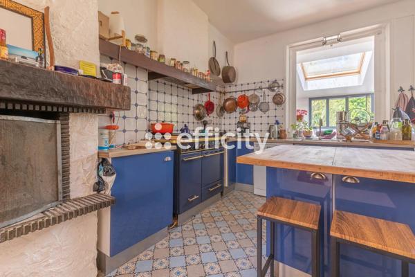 Maison
         7 pièces
        - 199 m² Exclusivité 475 000 € *
