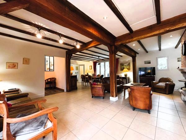 Grande maison de 4/5 chambres avec piscine, grand jardin dans un cadre paisible