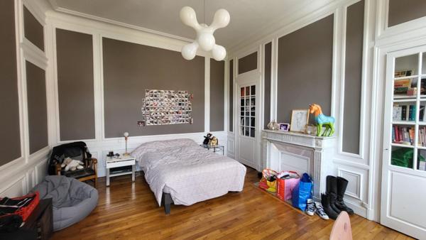 BELLE MAISON BOURGEOISE HYPER CENTRE AVEC GRAND JARDIN