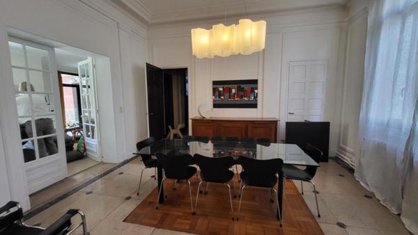 BELLE MAISON BOURGEOISE HYPER CENTRE AVEC GRAND JARDIN