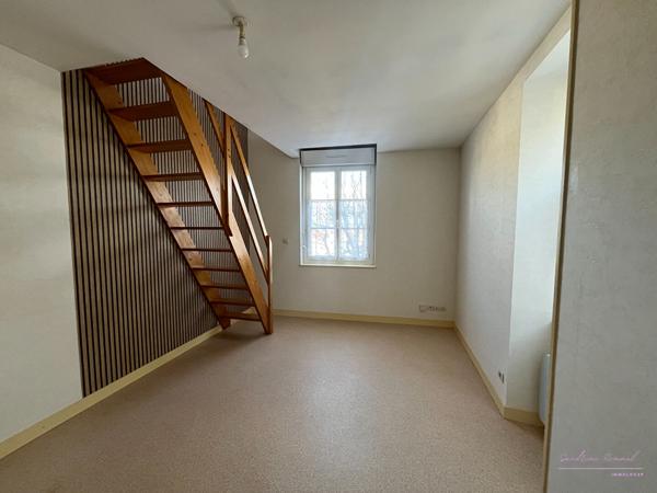 Studio duplex avec espace nuit séparé - Libre immédiatement - Vihiers