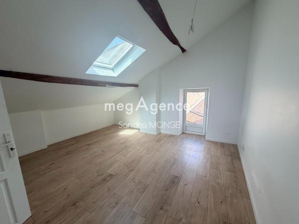 Immeuble à AUNEAU-BLEURY-SAINT-SYMPHORIEN, 28700 - 200m²