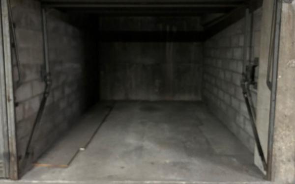 Stationnement à vendre    13 m2 Paris 20