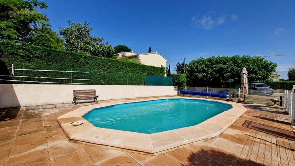 villa 4 pieces sur 1061 m² de terrain 84500 bollene Bollène (84500)