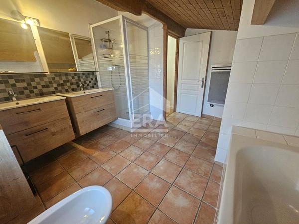 Maison T6 de ville non mitoyenne - Seilh