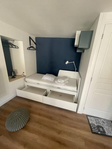 STUDIO MEUBLE REFAIT A NEUF ABONNEMENTS TOUT COMPRIS