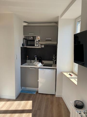 STUDIO MEUBLE REFAIT A NEUF ABONNEMENTS TOUT COMPRIS