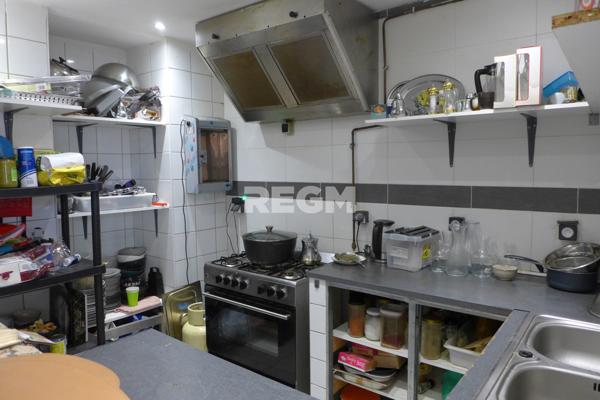 Lesparre-Médoc (33340) Immeuble avec murs et fond de commerce Restaurant