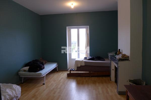 Lesparre-Médoc (33340) Immeuble avec murs et fond de commerce Restaurant