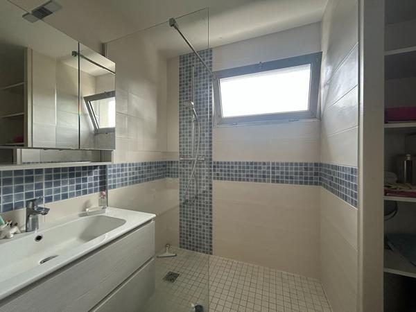 Appartement à louer à Angers Rue Saint Exupery avec 2 chambres et garage