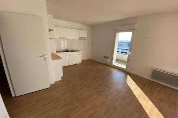 Location - Appartement 3 pièces 66 m 2 VANNES (56000)