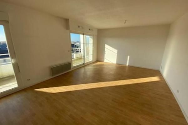 Location - Appartement 3 pièces 66 m 2 VANNES (56000)