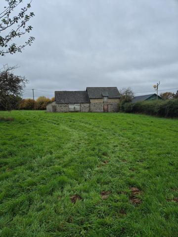 Longère à Rénover Entièrement sur la Commune d'Aron