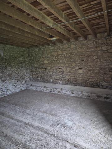 Longère à Rénover Entièrement sur la Commune d'Aron