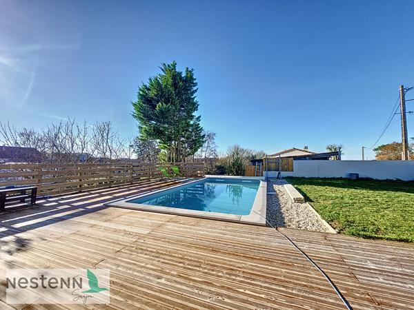 A vendre maison au Gua, 182 m2, 7 pièces, garage double, piscine, sur environ 1800 m²