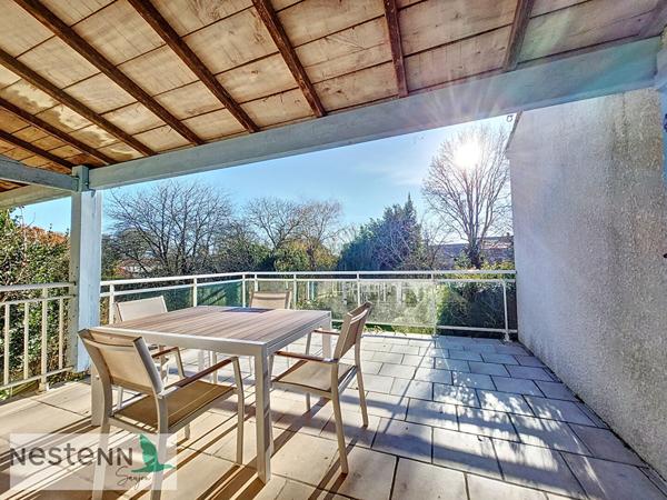 A vendre maison au Gua, 182 m2, 7 pièces, garage double, piscine, sur environ 1800 m²