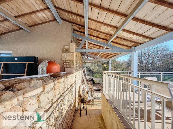 A vendre maison au Gua, 182 m2, 7 pièces, garage double, piscine, sur environ 1800 m²