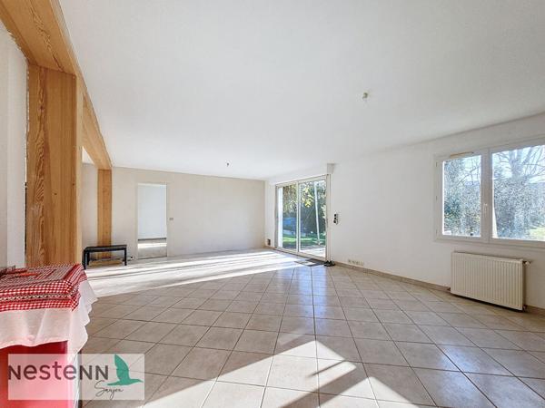 A vendre maison au Gua, 182 m2, 7 pièces, garage double, piscine, sur environ 1800 m²