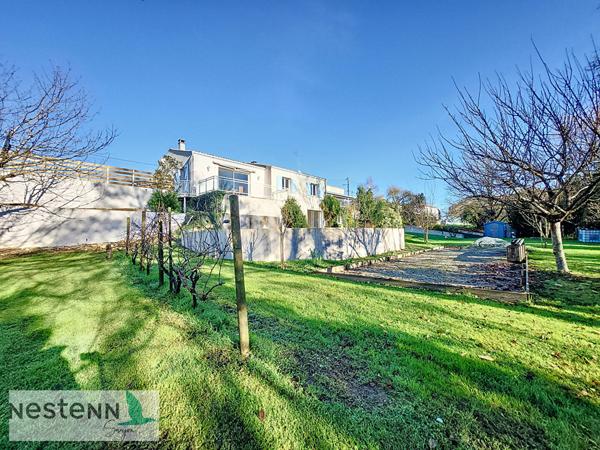 A vendre maison au Gua, 182 m2, 7 pièces, garage double, piscine, sur environ 1800 m²