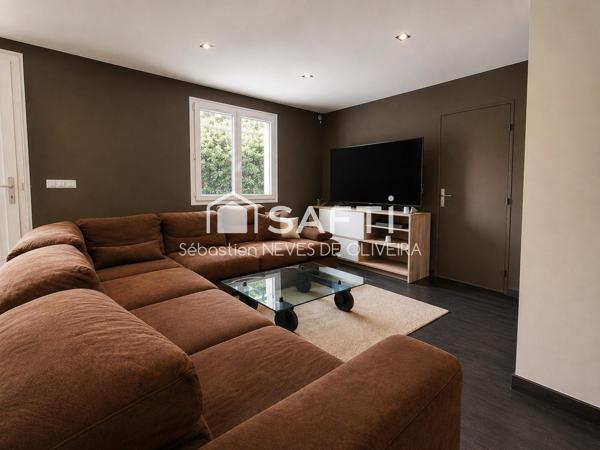 Maison familiale avec grand terrain de 1 157 m²