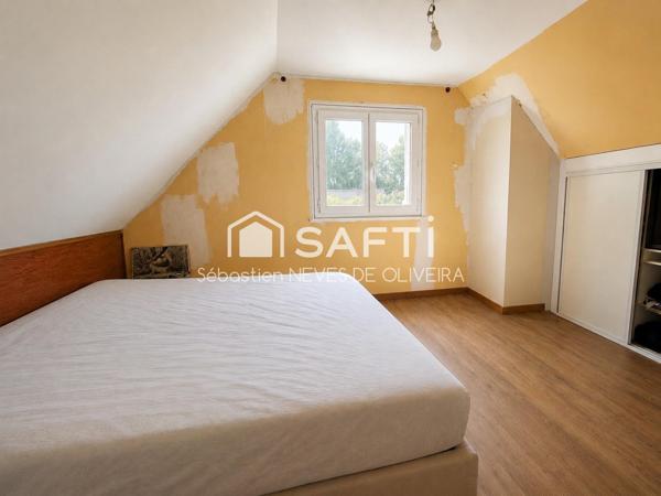 Maison familiale avec grand terrain de 1 157 m²