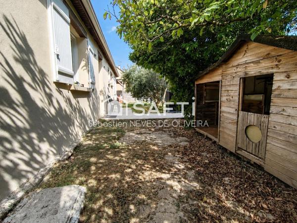 Maison familiale avec grand terrain de 1 157 m²