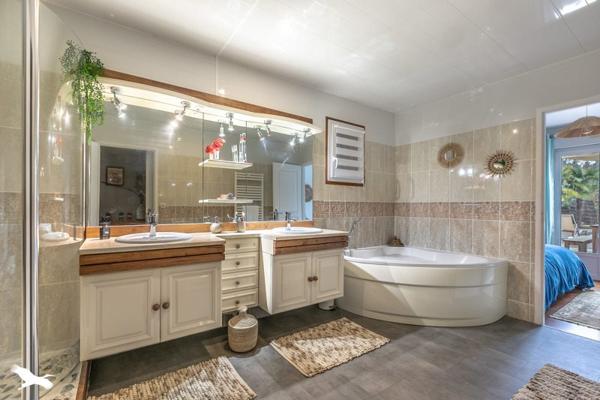 Maison à vendre |  Salles |  7 pièces | 226 m²