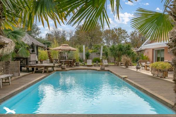 Maison 495 000 € Salles 7 p 226 m² DPE C