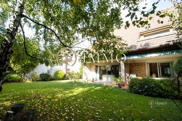 Maison 7 pièces 150m² de plain pied proche école, au calme.