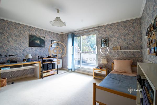 Maison 7 pièces 150m² de plain pied proche école, au calme.