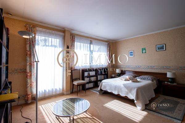 Maison 7 pièces 150m² de plain pied proche école, au calme.