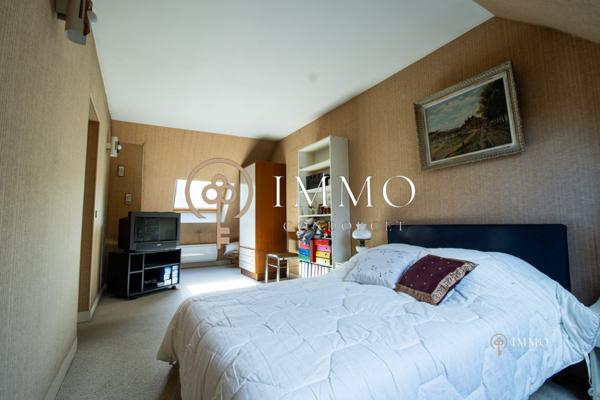 Maison 7 pièces 150m² de plain pied proche école, au calme.