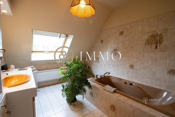 Maison 7 pièces 150m² de plain pied proche école, au calme.