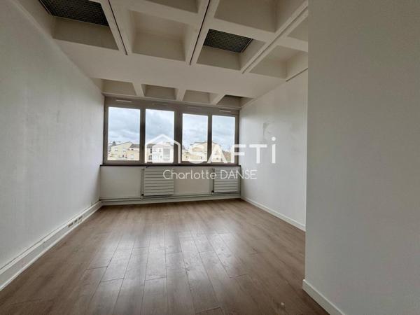 Bureaux 130 m² -- Immeuble avec ascenseur – Idéal professions libérales ou investisseurs