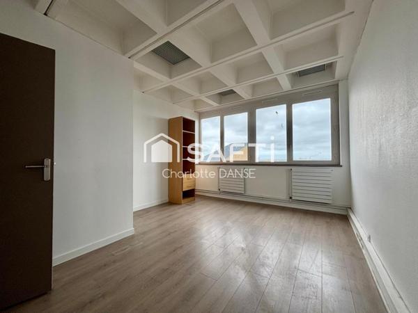 Bureaux 130 m² -- Immeuble avec ascenseur – Idéal professions libérales ou investisseurs
