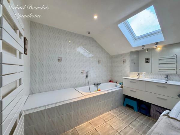 Maison à vendre 8 pièces Proche de LE LUDE (37)