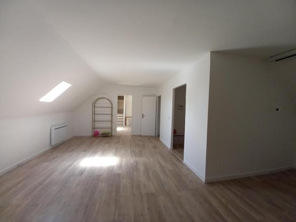 Pavillon familial 3 chambres avec potentiel dans un village calme