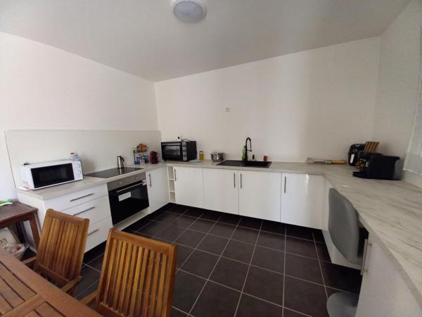 Pavillon familial 3 chambres avec potentiel dans un village calme