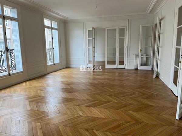 Location Appartement 7 pièces 230 m² - Paris 75016
