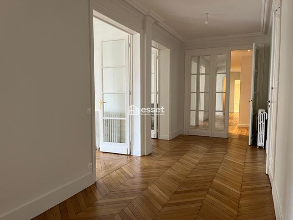 Location Appartement 7 pièces 230 m² - Paris 75016