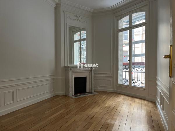 Location Appartement 7 pièces 230 m² - Paris 75016