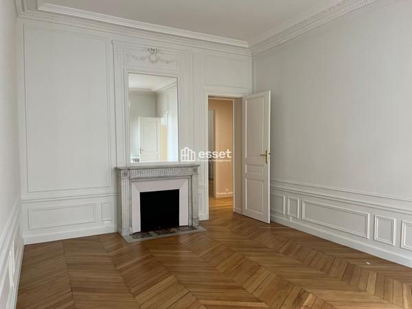 Location Appartement 7 pièces 230 m² - Paris 75016