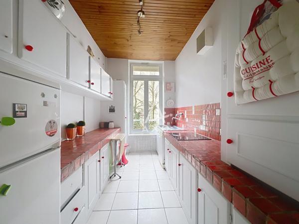 DIJON (21) - Quartier wilson - T6 en duplex + stationnement