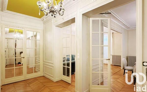 Location appartement 5 pièces 113 m² Paris 7